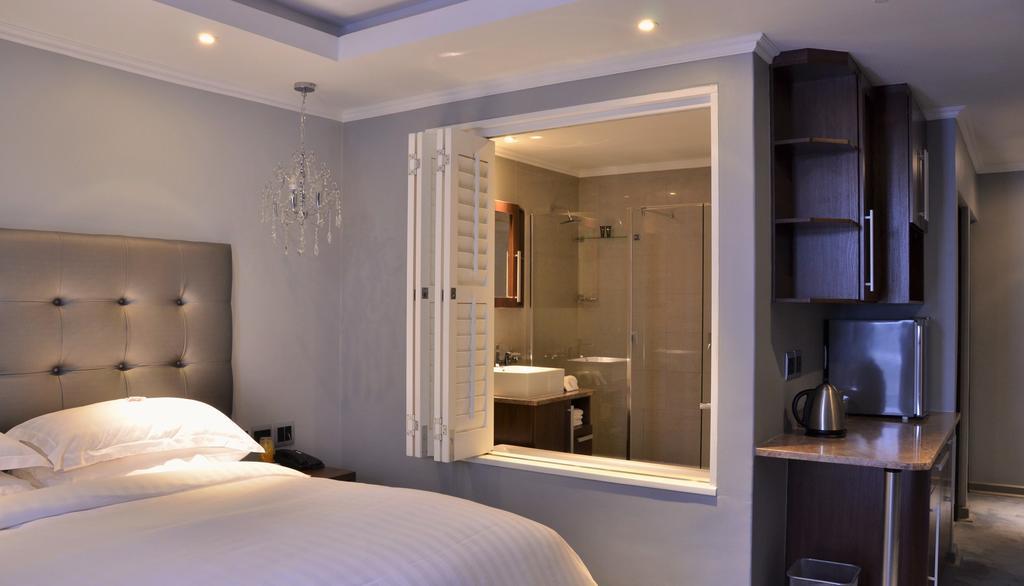 Blue Diamond Boutique Hotel Претория Экстерьер фото