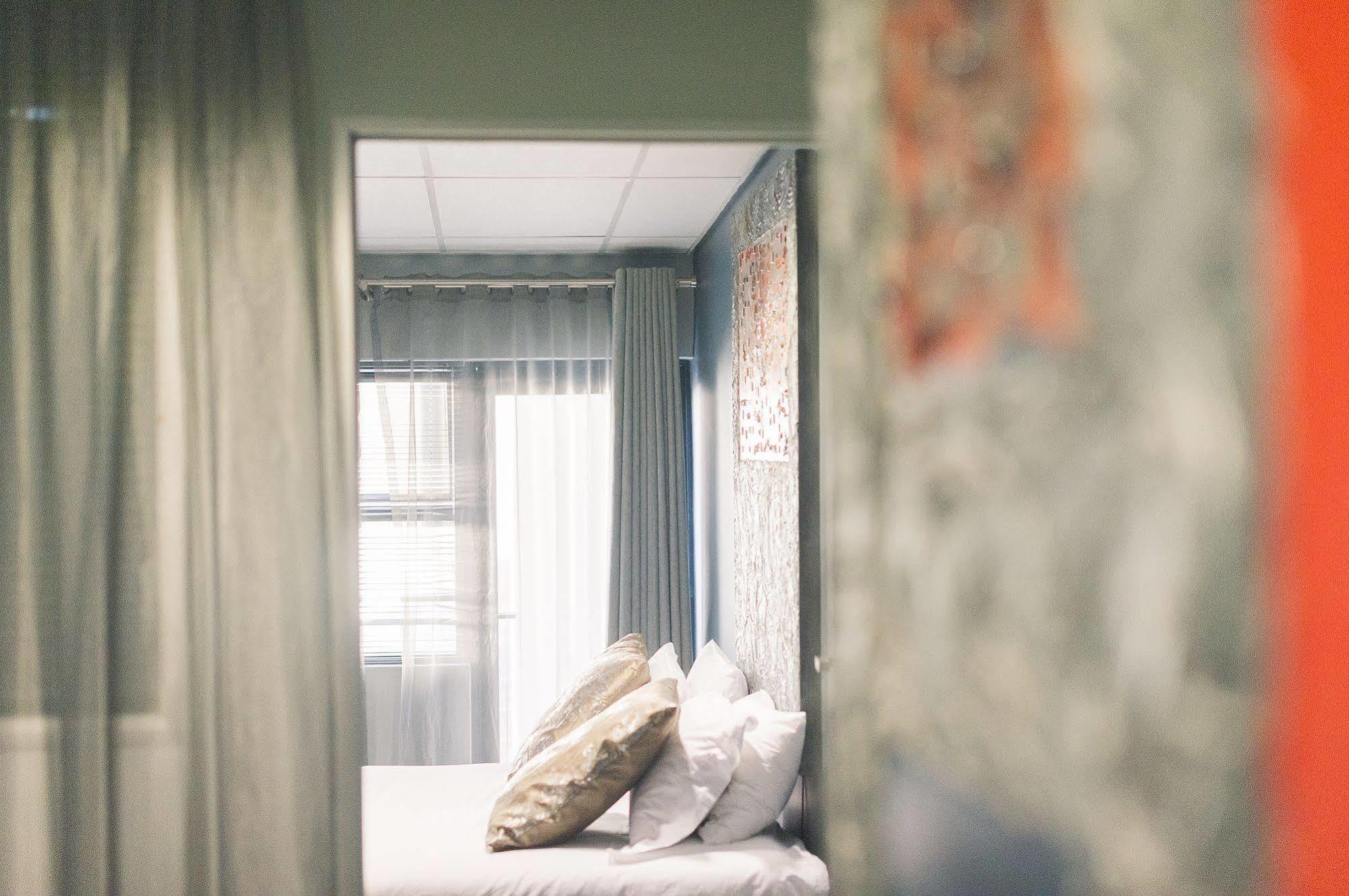 Blue Diamond Boutique Hotel Претория Экстерьер фото