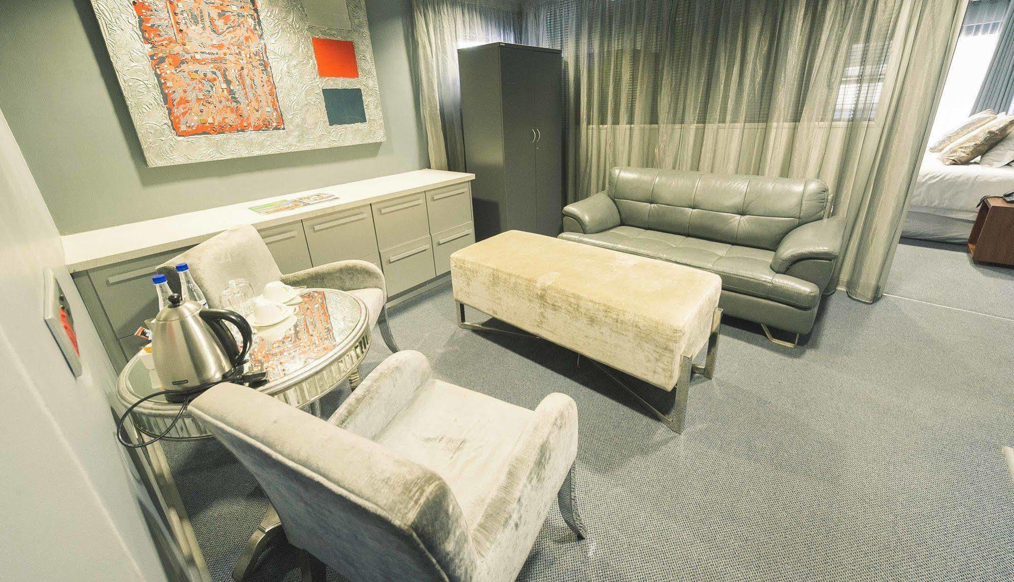 Blue Diamond Boutique Hotel Претория Экстерьер фото